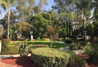 6# King bed/1G Internet access/Free parking space has Balcony rooms