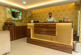 DAS HOTEL allows 18 year olds to book a room