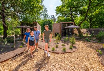 Comfort Rooms by EuroParcs De Hooge Veluwe has Balcony rooms