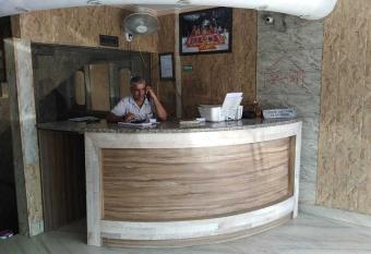 OYO Hotel Ml Palace allows 18 year olds to book a room