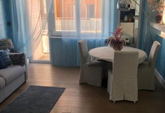 E&C Suites Roma allows 18 year olds to book a room