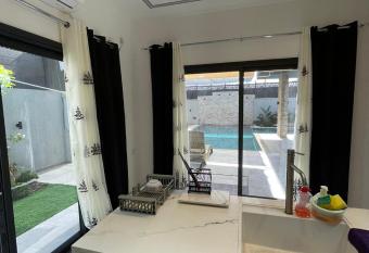 Kareem Villa - Jericho has Balcony rooms