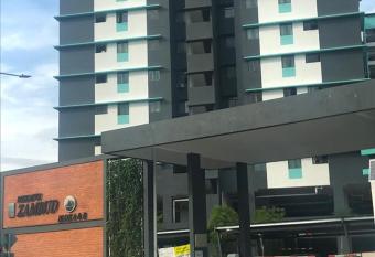 Nini s Homestay Kajang @ Residensi Zamrud has Balcony rooms