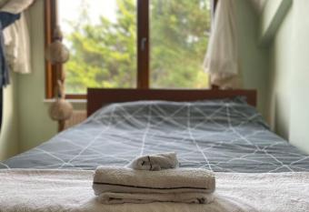 Airporta   ok yak  n tesis has Balcony rooms