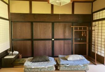                                               Ichiju Issai no Yado Chabu Dining Unforgettable Farmstay experience in Deep Kyoto has rooms with a private hot tub