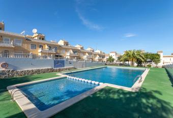 3 Bedroom Holiday Villa Benani has Balcony rooms