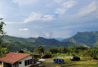 Casa de Campo Vista increible / bbq parque wifi TV has Balcony rooms