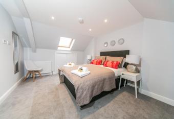 14 Helena House One Bedroom Apartment allows 18 year olds to book a room