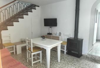 Casa Lope de Vega has Balcony rooms