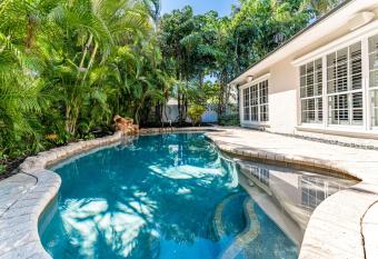 The Garden View 2-Bedroom Home Heated Pool allows 18 year olds to book a room