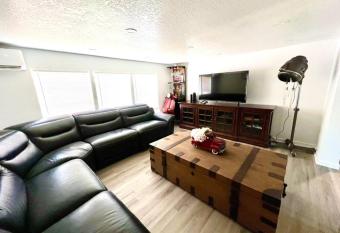 Sand Dollar 3 bedrooms house in Port St John allows 18 year olds to book a room