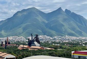 Industrial stylish 3-br. apartment & city views in front of Parque Fundidora & Arena Mty has Balcony rooms