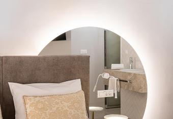 Elia Erato has Balcony rooms