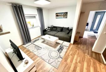 Zweizimmerwohnung allows 18 year olds to book a room