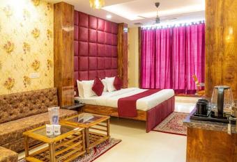 JINDAL SQUARE CHANDIGARH ZIRAKPUR has Balcony rooms