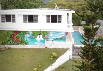 Luxury Home For Rent has Smoking/Balcony rooms