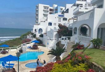 Apartment 2E2 on the Beach has Balcony rooms