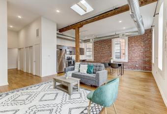 FRONTDESK 1136 N American St Apts Northern Liberties Philadelphia allows 18 year olds to book a room