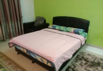 Hagmey s Homestay allows 18 year olds to book a room