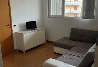 12, Bilo Leonardo has Balcony rooms