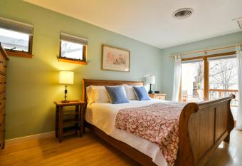 StellaRuby Cottages - All three homes has Balcony rooms