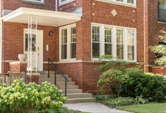 Lovely Family Friendly Home- Free Parking has Balcony rooms