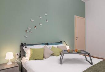 Monza Centro-Milano-Como,Suite vicino Stazione has Balcony rooms
