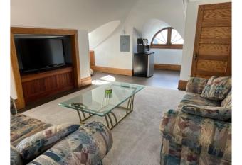 Grand Old White Artist's Loft allows 18 year olds to book a room