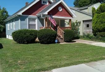 *All-American Home Minutes From Case/UH/Cle Clinic allows 18 year olds to book a room