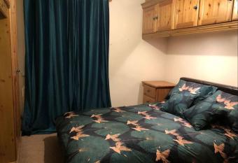Lovely one-bed condo with free parking on premises allows 18 year olds to book a room