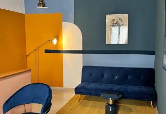 Re Mida Casa Vacanza allows 18 year olds to book a room