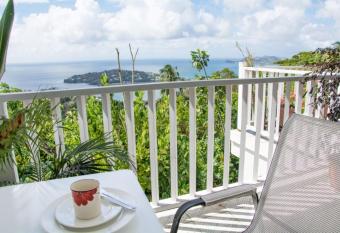 Morne SeaView Apartments has Balcony rooms
