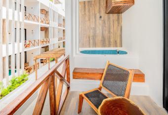 Smart Depas Tulum by Soyrumi has rooms with a private hot tub