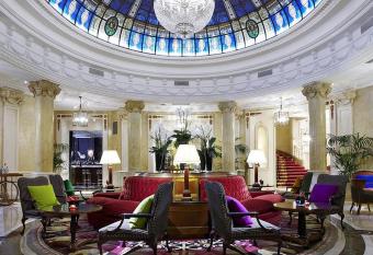 Hotel Fenix Gran Meli   - The Leading Hotels of the World has rooms with a private hot tub