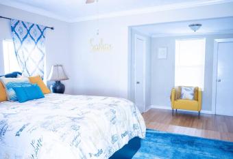 BLU 66- NEAR DWNTWN Houston has Balcony rooms