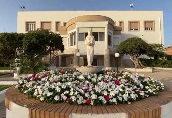 Hotel Sirenetta allows 18 year olds to book a room