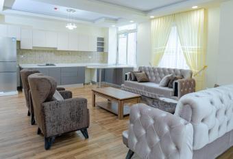 Aymen Apartment has Balcony rooms