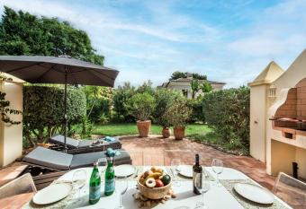 Casa Pedroe has Balcony rooms