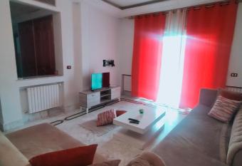 appartement lac 2 allows 18 year olds to book a room