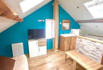 delille pere et fils has Balcony rooms