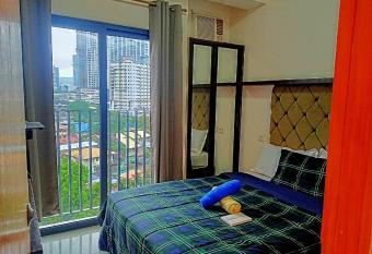 LOT 8 CONDOMINIUM 1BEDROOM MABOLO CEBU has Balcony rooms
