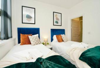 The Bayard Plaza allows 18 year olds to book a room