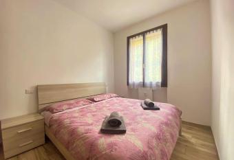 [FREE WIFI] Elegante bilocale vicino alle piste has Balcony rooms