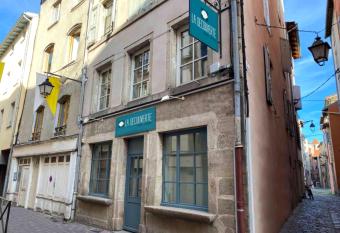 Hostel gite la d  couverte allows 18 year olds to book a room