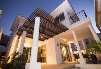 Casa Robyn has Balcony rooms