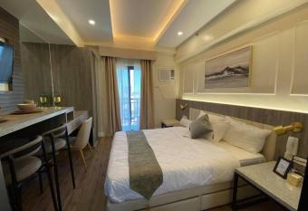 Nice Condo near Ayala Cebu w Wifi Balcony has Balcony rooms