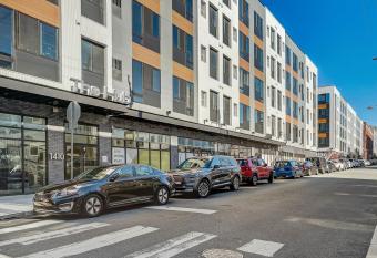 FRONTDESK The Hub at 31 Brewerytown Apts Philadelphia allows 18 year olds to book a room