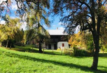 Le Chalet de B  mont has Balcony rooms