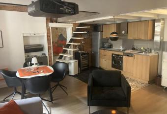 Appart plein centre - Toulouse has Balcony rooms