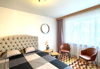 R  gas central studio allows 18 year olds to book a room